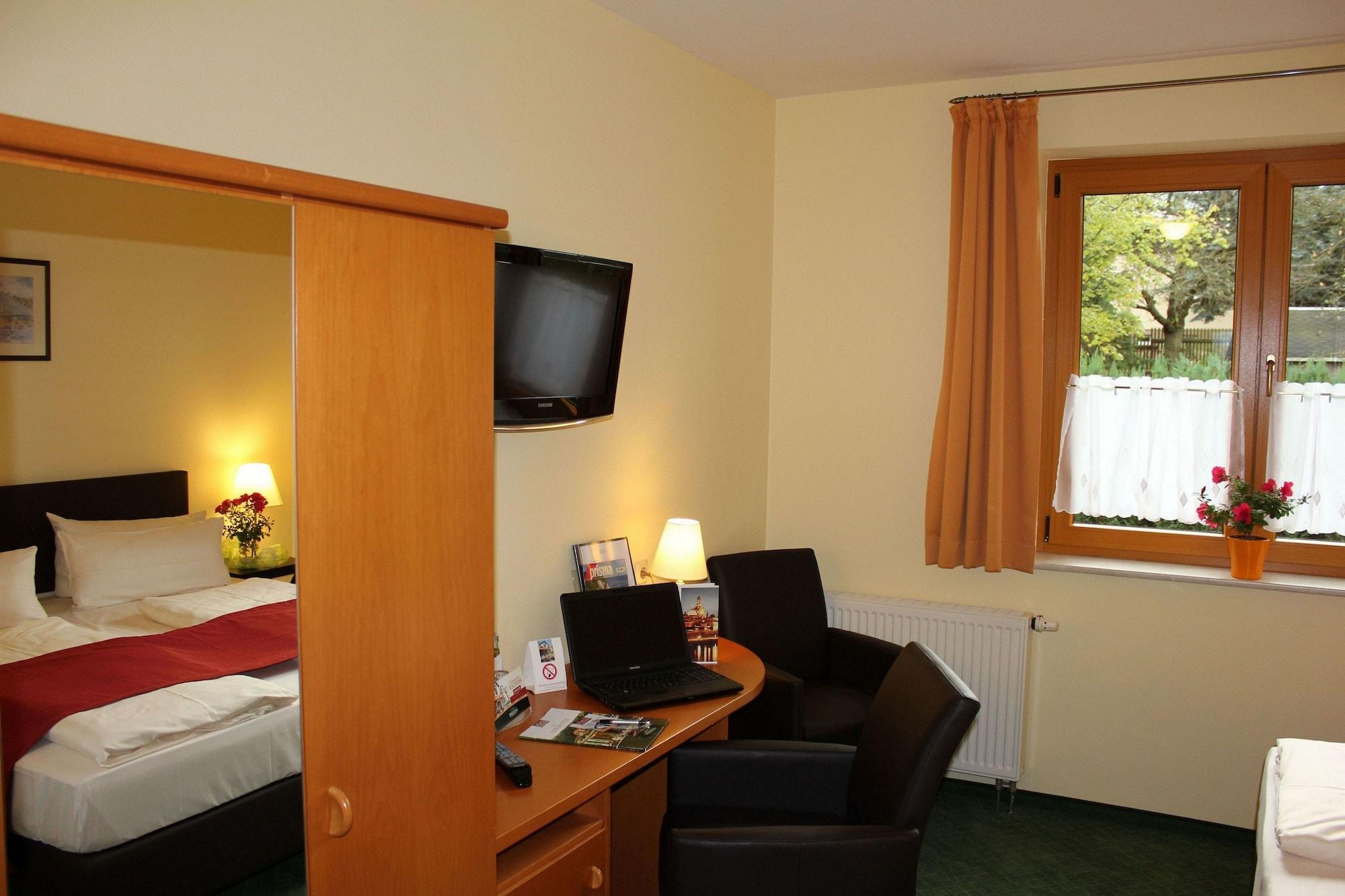 Landhotel Dresden Exterior foto